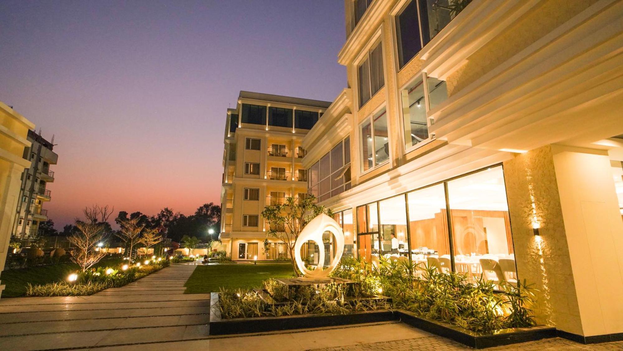 Antique Regency !! Luxurious Hotel In Digha !! 외부 사진